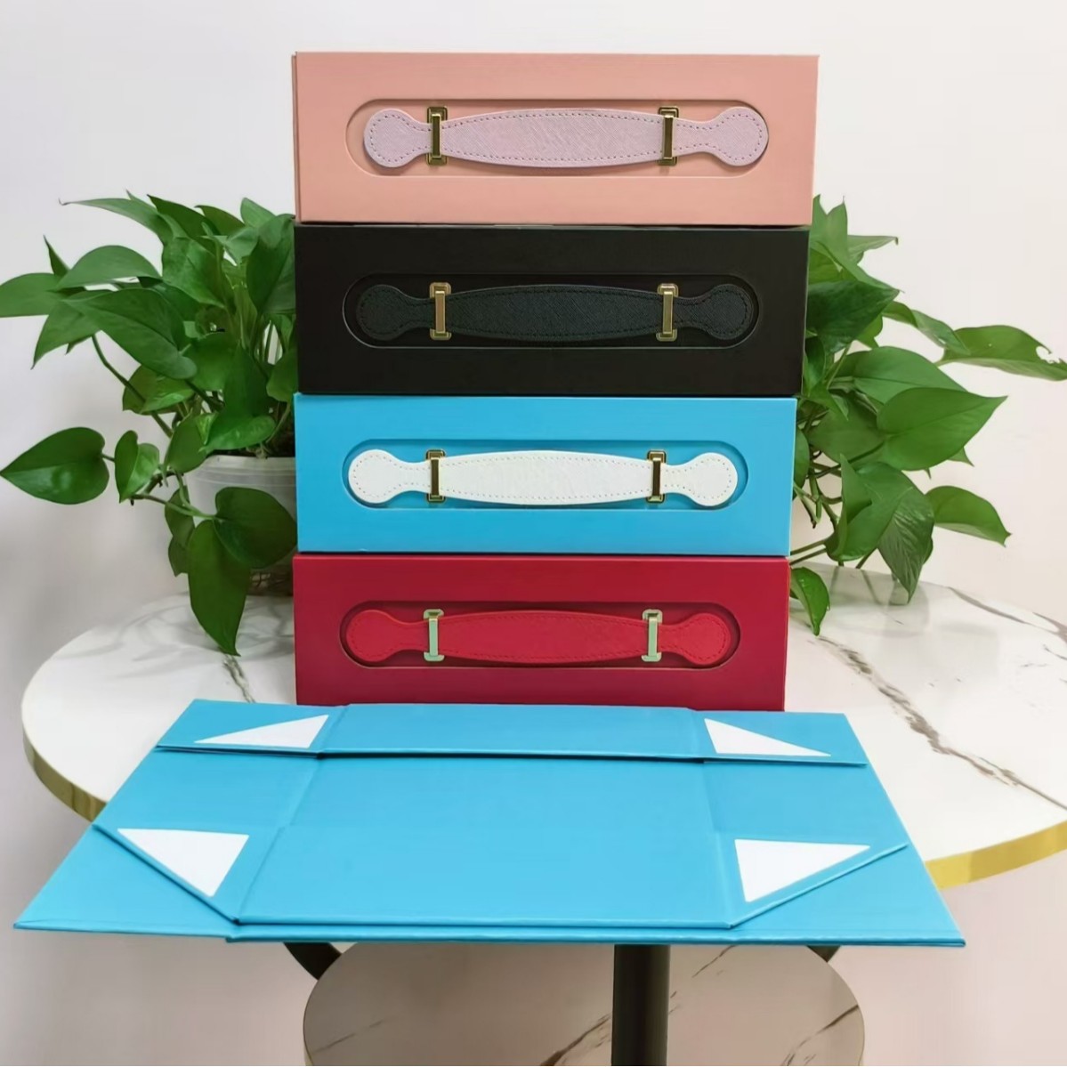 Large Magnetic Flip Lid Folding Box with Pearl Coated Paperboard One-Piece Design Book Style Handle Gift Box for Clothing