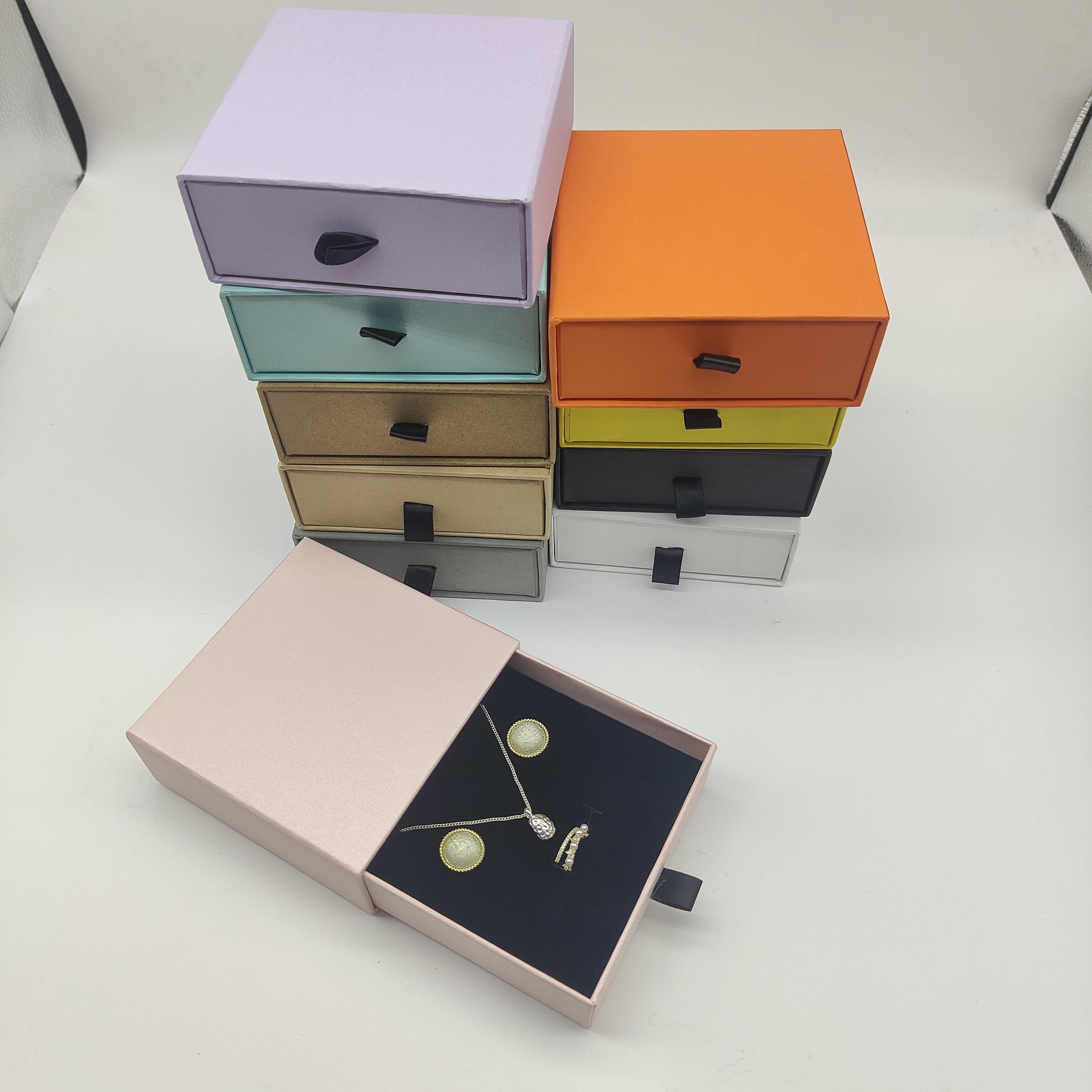 Small Gift Paper Drawer Box  Pull-out Cardboard Boxes for  Ring  Pedant Necklace Jewelry Packaging Sponge Insert